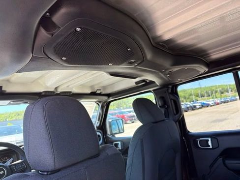 New 2026 Jeep Gladiator Sport AWD/4WD image 10