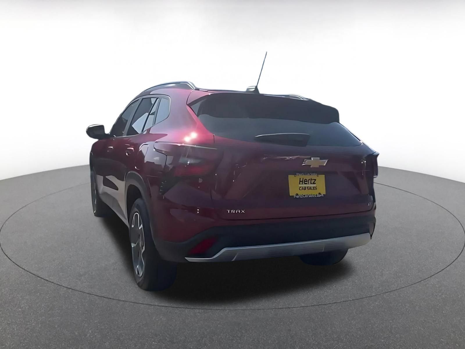 Used 2025 Chevrolet Trax LT FWD image 10