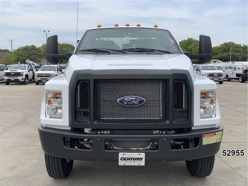 Used 2022 Ford F650 2WD Regular Cab Super Duty image 19