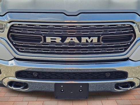 Used 2022 RAM 1500 Limited AWD/4WD image 3