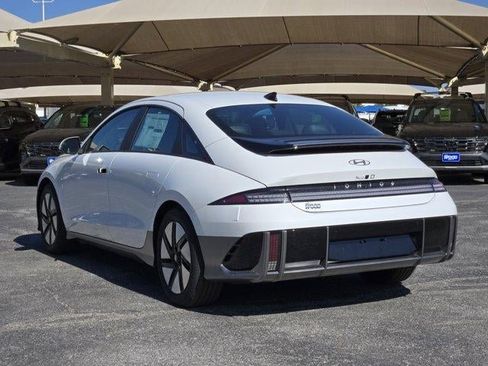 New 2025 Hyundai Ioniq 6 SE image 3