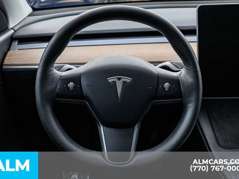 Used 2022 Tesla Model Y Long Range AWD/4WD image 30