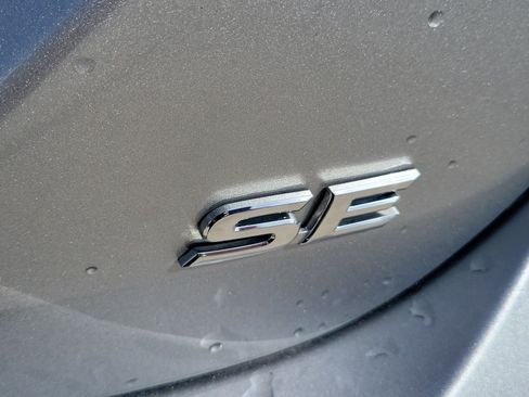 Used 2024 Toyota Camry SE w/ Convenience Package FWD image 9