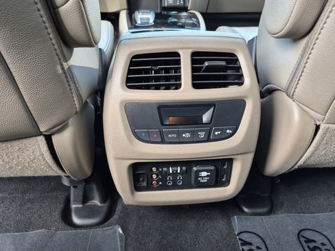 Used 2017 Honda Pilot Touring image 15