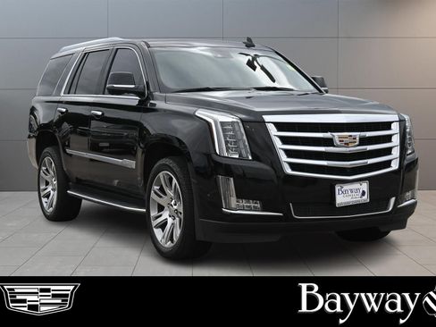 Used 2020 Cadillac Escalade Luxury AWD/4WD image 3
