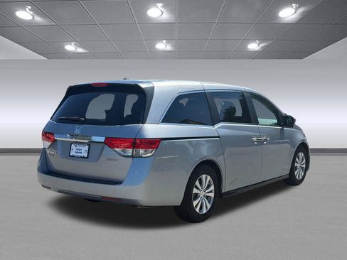 Used 2017 Honda Odyssey SE image 5