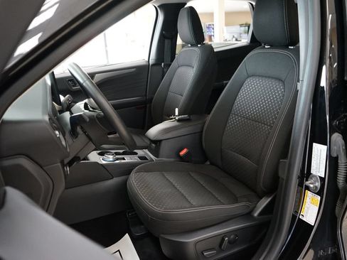 Used 2023 Ford Escape Active w/ Tech Pack #1 AWD/4WD image 2