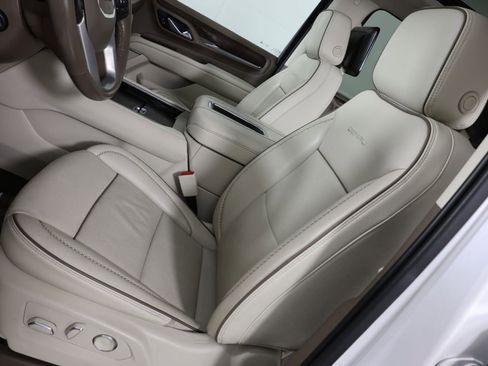 Used 2021 GMC Yukon XL Denali w/ Denali Ultimate Package image 10