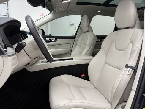 Certified 2024 Volvo XC60 B5 Plus w/ Protection Package Premier AWD/4WD image 11