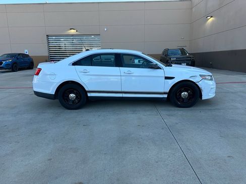 Used 2015 Ford Taurus Police Interceptor AWD image 4
