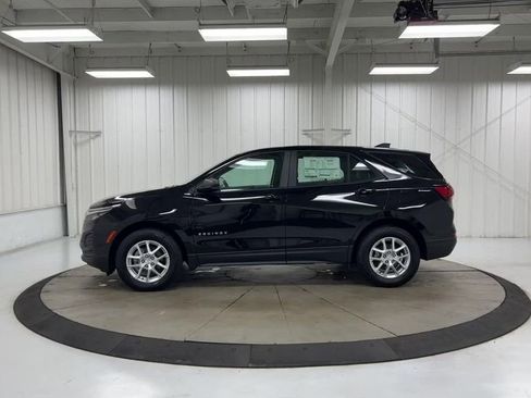 Used 2023 Chevrolet Equinox LS AWD/4WD image 5