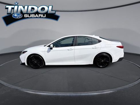 Used 2025 Toyota Camry SE FWD image 5