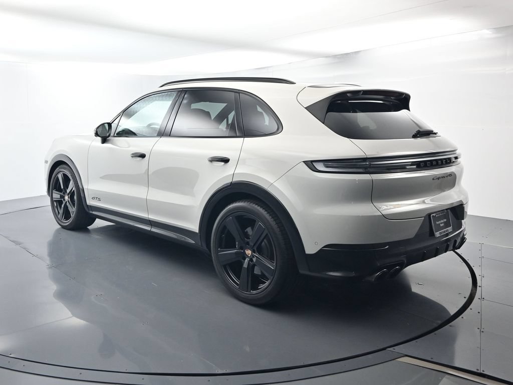 Certified 2026 Porsche Cayenne GTS AWD/4WD image 3