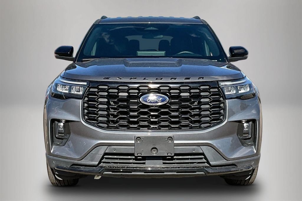 Used 2025 Ford Explorer ST-Line AWD/4WD image 2