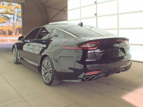 Used 2018 Kia Stinger Premium image 9
