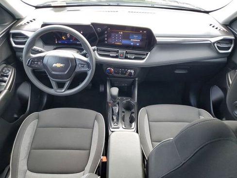 Used 2024 Chevrolet TrailBlazer LS FWD image 15