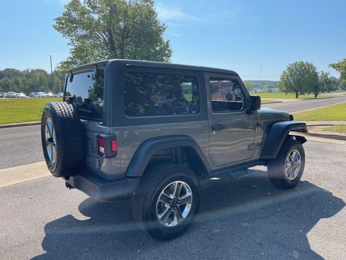 Used 2020 Jeep Wrangler Sport image 5