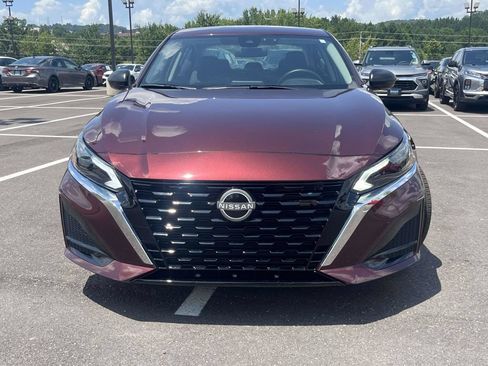 Used 2025 Nissan Altima 2.5 SV FWD image 8