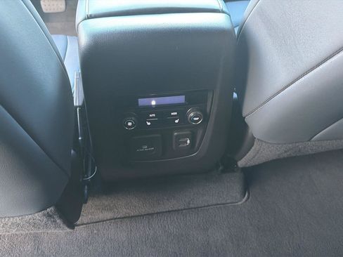 Used 2022 Buick Enclave Premium w/ Experience Buick Package FWD image 21