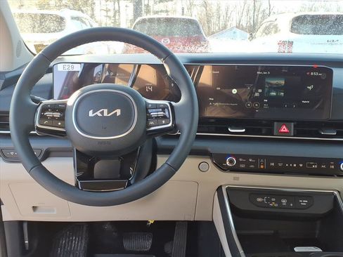 New 2026 Kia Carnival EX image 8