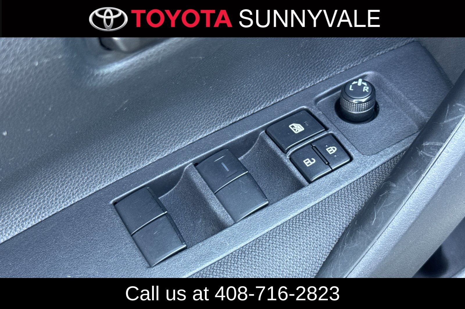 Used 2025 Toyota Corolla LE FWD image 17