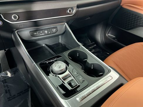 Certified 2026 Kia Carnival EX FWD image 24