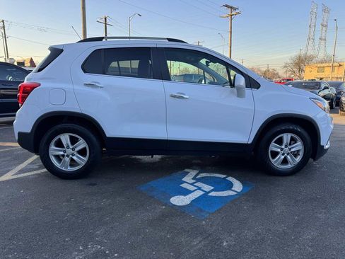 Used 2020 Chevrolet Trax LT w/ LT Convenience Package image 4