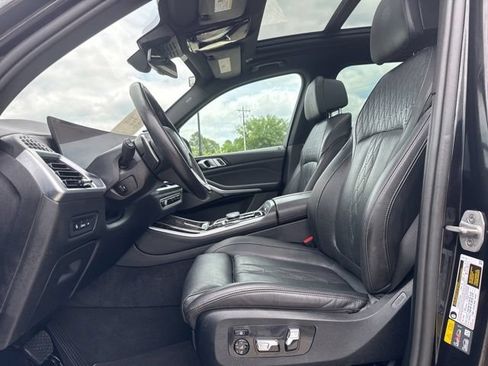 Used 2025 BMW X5 xDrive50e AWD/4WD image 2