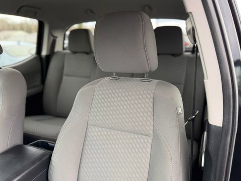Used 2020 Toyota Tacoma SR5 image 7