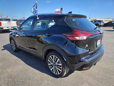 Used 2024 Nissan Kicks SV image 4