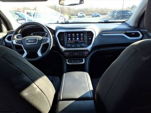 Used 2023 GMC Acadia SLE w/ Driver Convenience Package image 8