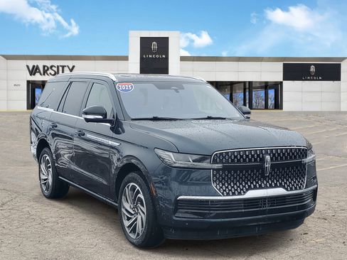 Certified 2025 Lincoln Navigator Reserve AWD/4WD image 1