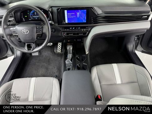 Used 2025 Toyota Camry SE w/ Convenience Package FWD image 37