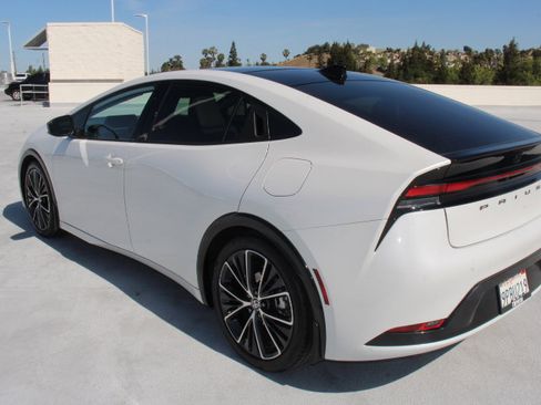 Used 2024 Toyota Prius Limited image 5