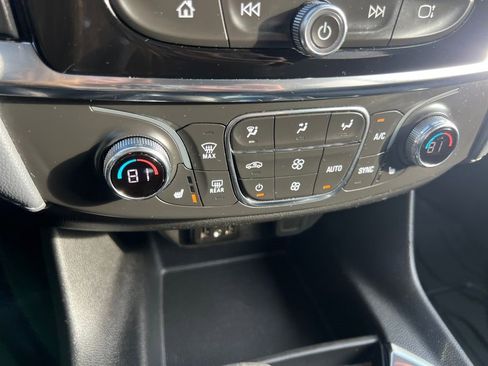 Certified 2021 Chevrolet Traverse LT image 18