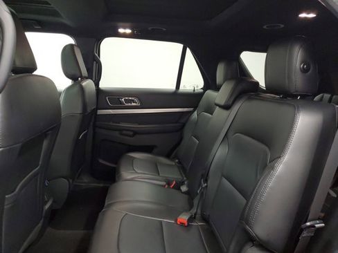 Used 2018 Ford Explorer XLT w/ Equipment Group 202A image 13