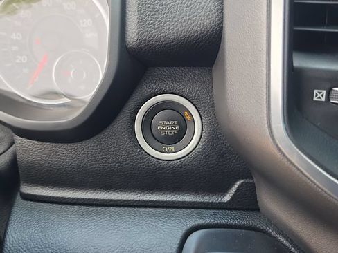 Used 2021 RAM 1500 Big Horn RWD image 28