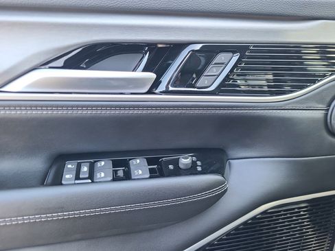 New 2026 Jeep Grand Wagoneer Limited image 32