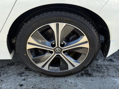 Used 2021 Nissan Leaf SL Plus image 32