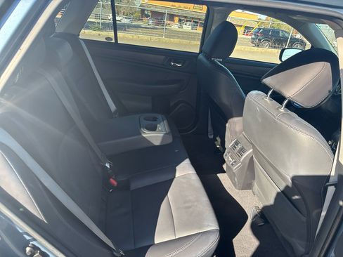 Used 2018 Subaru Outback 2.5i Limited w/ 50th Anniversary Edition image 28