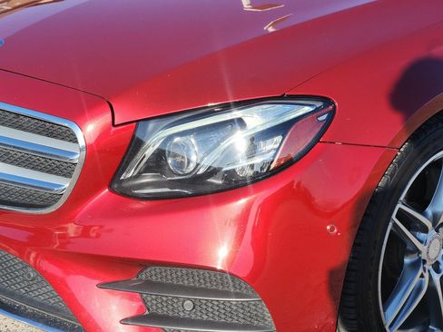 Used 2017 Mercedes-Benz E 300 image 5