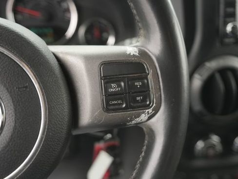 Used 2013 Jeep Wrangler Unlimited Sahara image 23