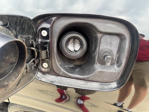 Certified 2023 Honda HR-V LX image 29