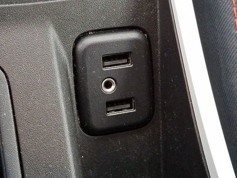 Used 2020 Chevrolet Bolt Premier w/ Infotainment Package image 27