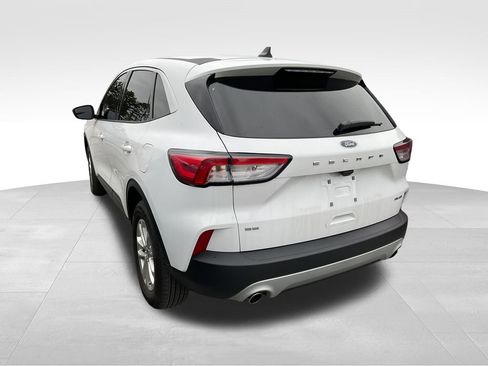 Used 2022 Ford Escape SE image 7