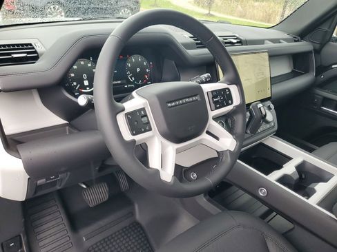 Used 2026 Land Rover Defender 130 S AWD/4WD image 15