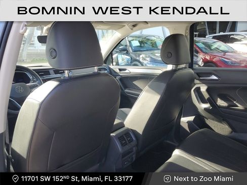 Used 2022 Volkswagen Tiguan SE image 18