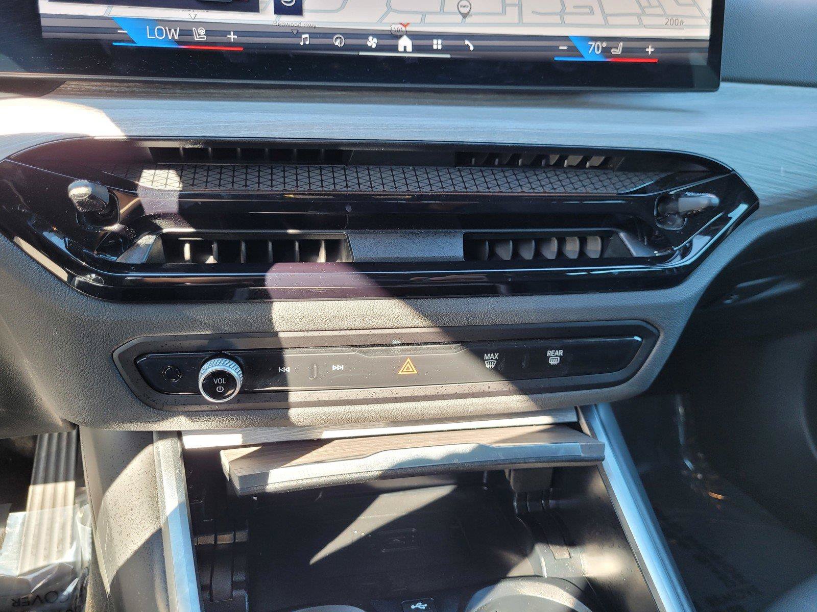 Used 2026 BMW 330i Sedan w/ Convenience Package RWD image 27
