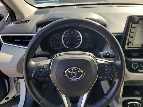 Used 2022 Toyota Corolla Cross LE image 28