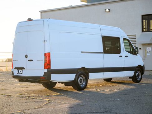 Used 2021 Mercedes-Benz Sprinter 3500 image 15